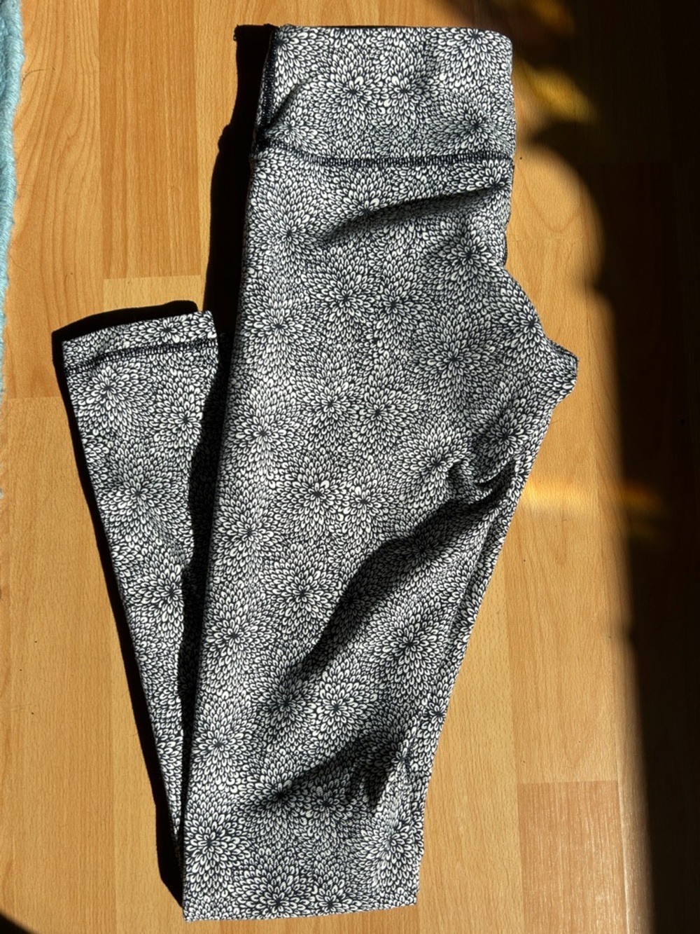 Black & White Floral Print Leggings